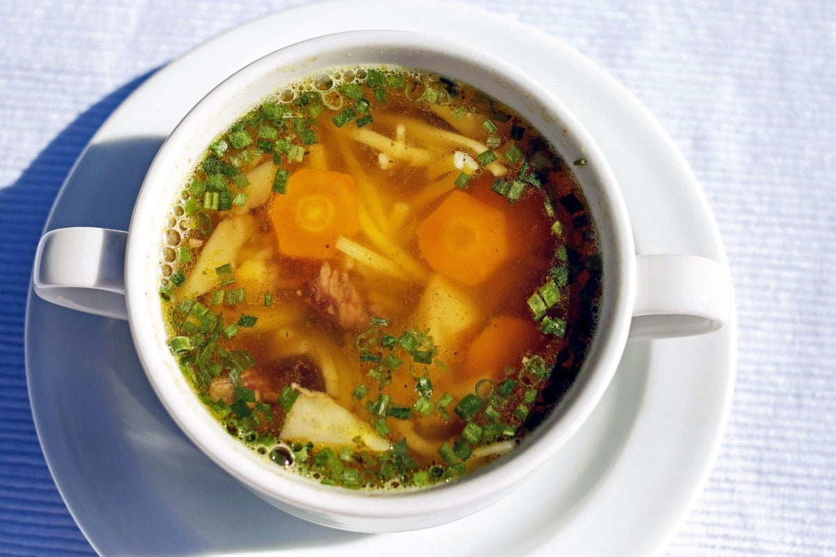 Organic Chicken Bone Broth vs Beef for Digestion: A Gut-Friendly Guide