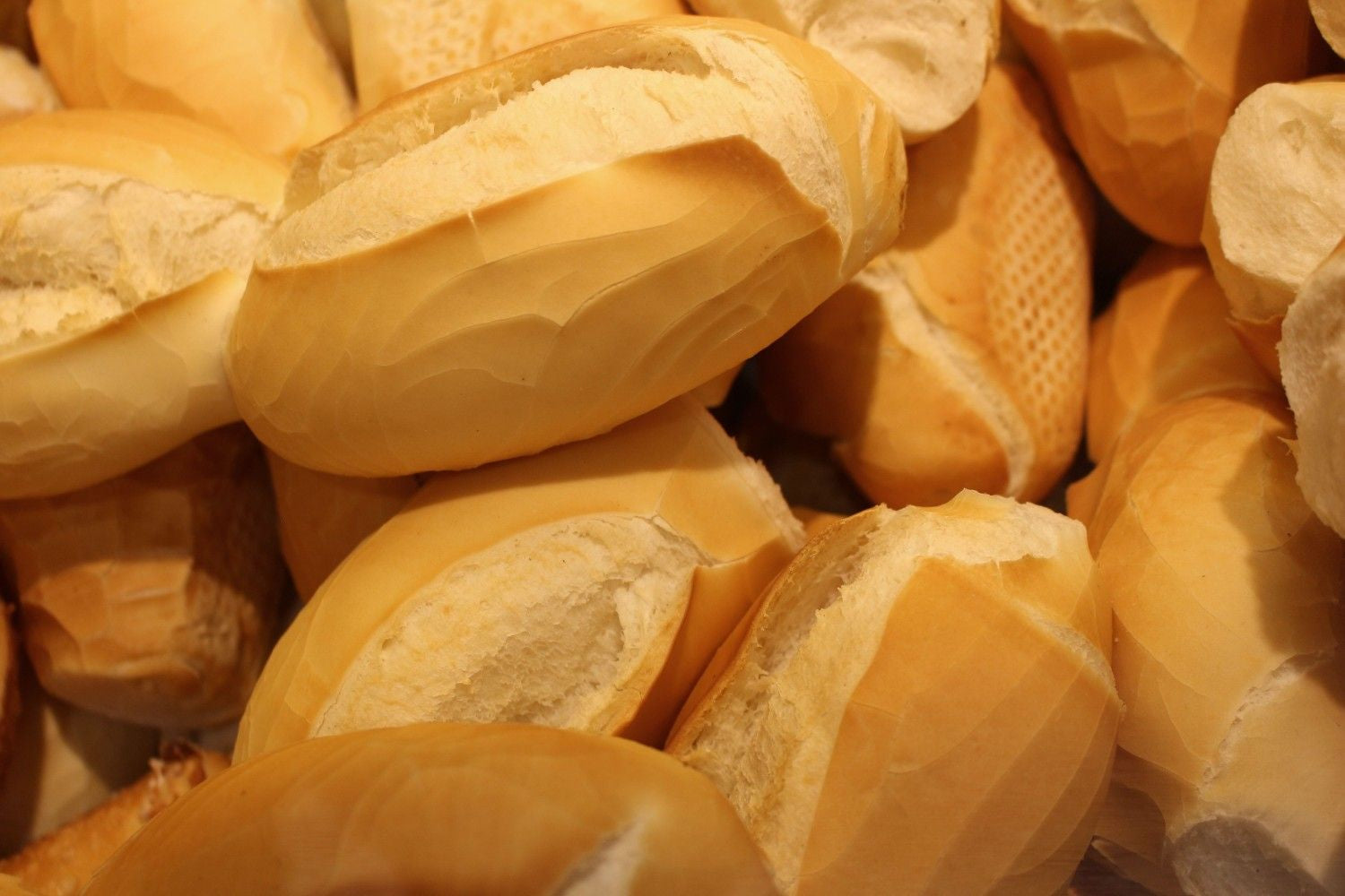 The Ultimate Low FODMAP Bread Guide: Safe Brands, Serving Sizes, and Label Hacks
