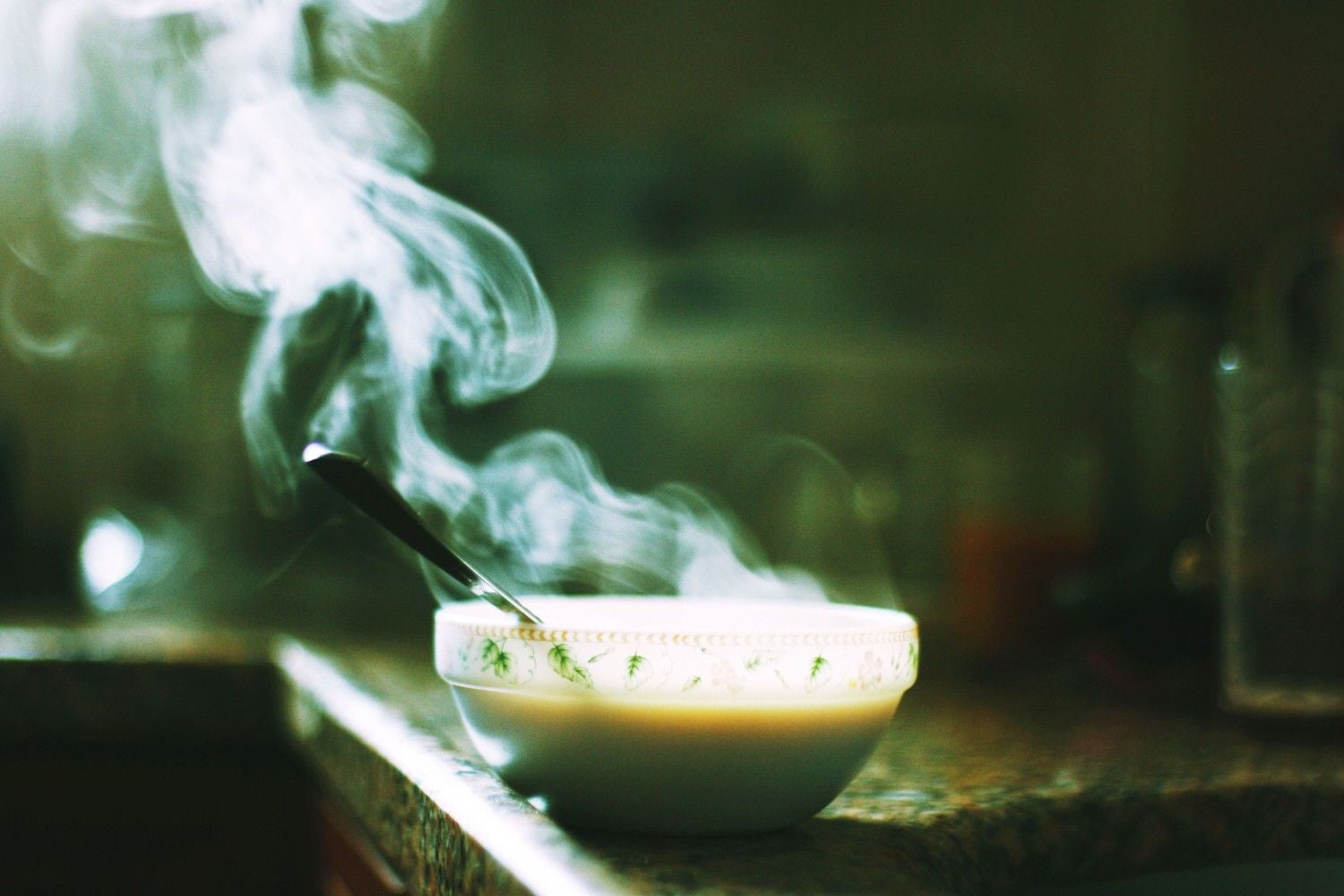 Best Onion-Free Broths for Daily Sipping